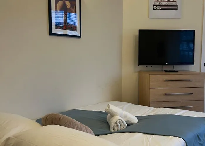 Fabulous Garden Flat Near Kings Cross St Pancras